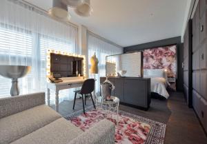 Kameha-Grand-Zurich Princess-Suite-1